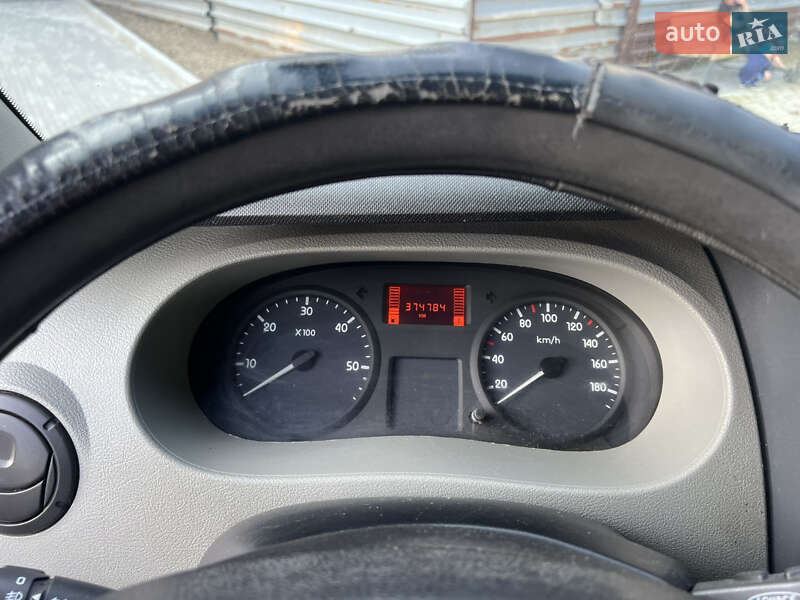 Вантажний фургон Renault Master 2006 в Самборі