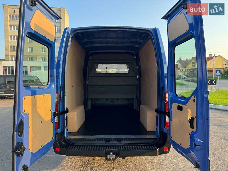 Грузопассажирский фургон Renault Master 2017 в Дубно