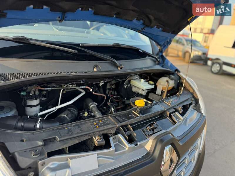 Грузопассажирский фургон Renault Master 2017 в Дубно