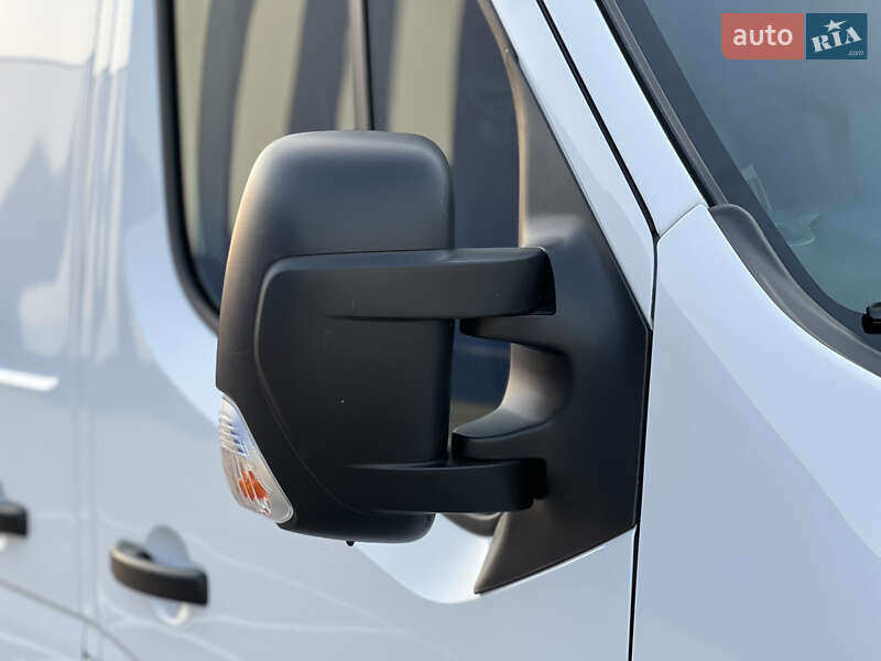 Грузовой фургон Renault Master 2022 в Дубно