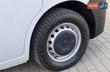 Вантажний фургон Renault Master 2022 в 