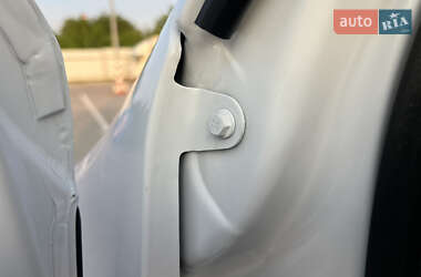 Вантажний фургон Renault Master 2022 в 