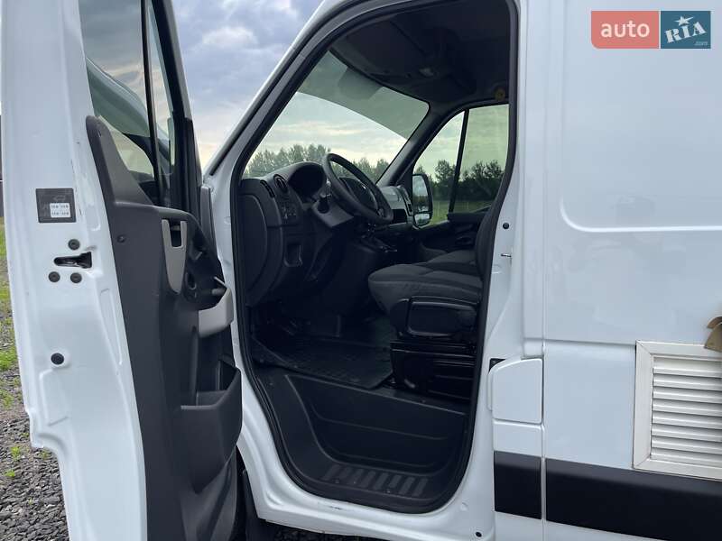 Грузовой фургон Renault Master 2017 в Луцке