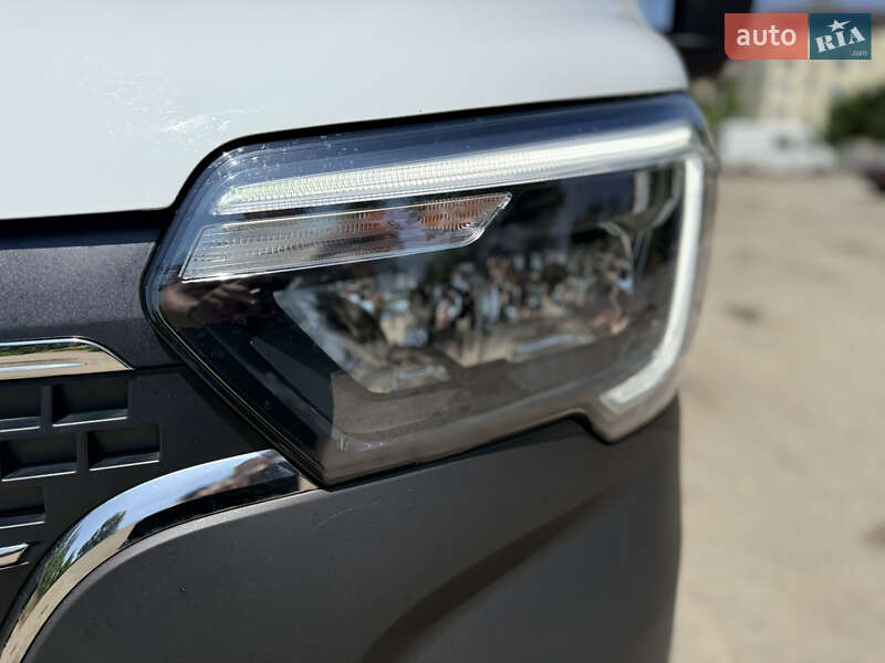 Грузовой фургон Renault Master 2022 в Днепре