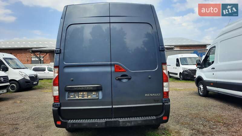 Грузовой фургон Renault Master 2015 в Ивано-Франковске