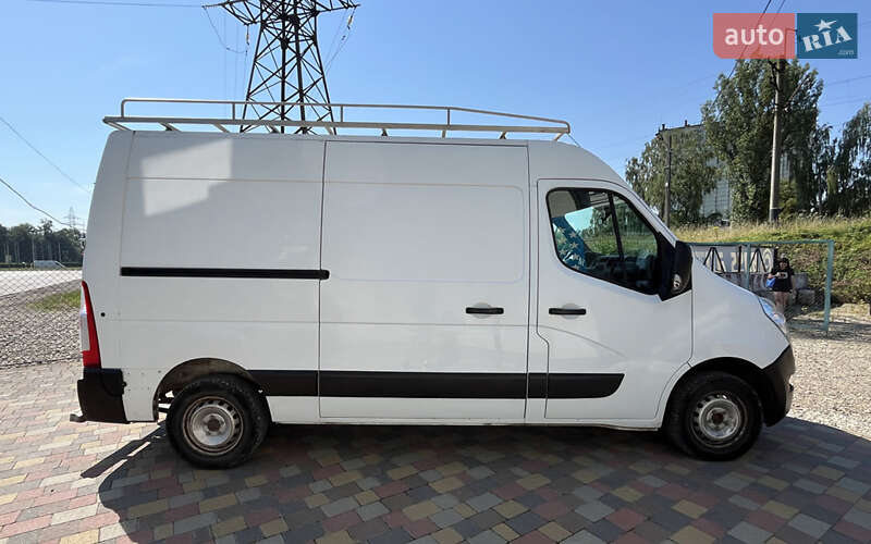 Вантажний фургон Renault Master 2012 в Стрию