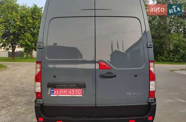 Грузовой фургон Renault Master 2022 в 