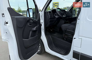 Грузовой фургон Renault Master 2022 в 