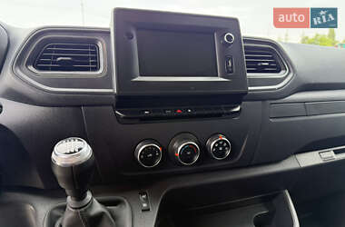 Грузовой фургон Renault Master 2022 в 
