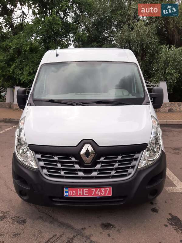 Вантажний фургон Renault Master 2016 в Полтаві