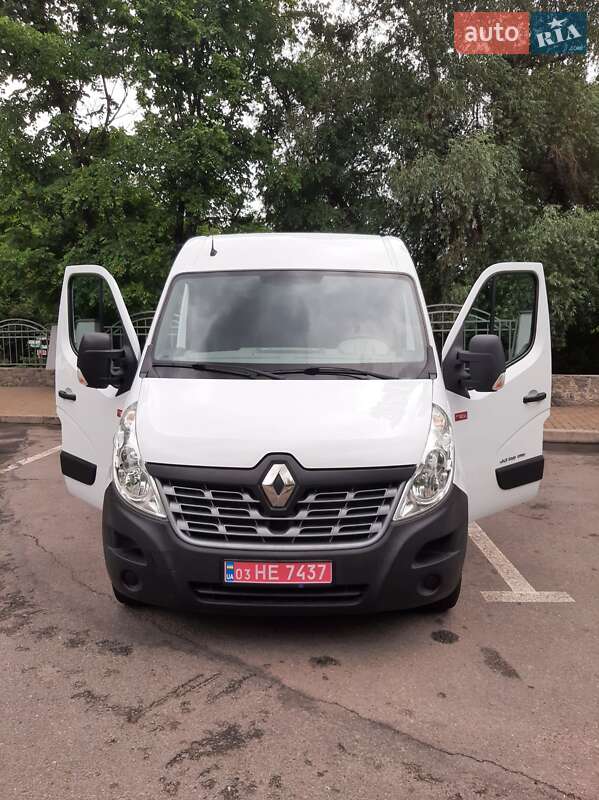 Вантажний фургон Renault Master 2016 в Полтаві