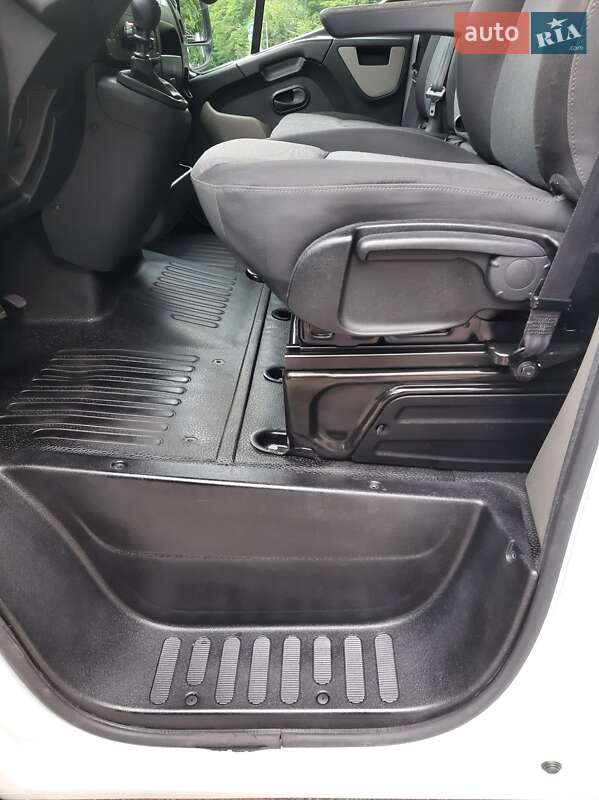 Вантажний фургон Renault Master 2016 в Полтаві