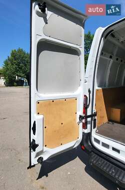Грузовой фургон Renault Master 2015 в 