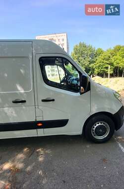 Грузовой фургон Renault Master 2015 в 