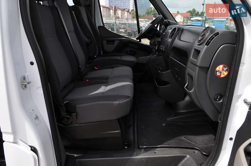 Грузопассажирский фургон Renault Master 2018 в Киеве