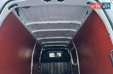 Грузовой фургон Renault Master 2021 в 