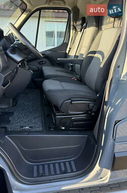 Грузовой фургон Renault Master 2020 в 