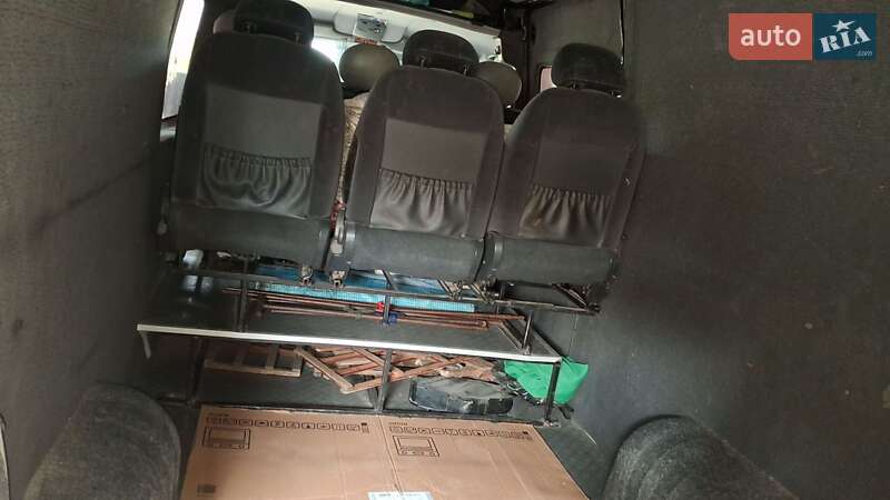 Вантажопасажирський фургон Renault Master 2007 в Острозі