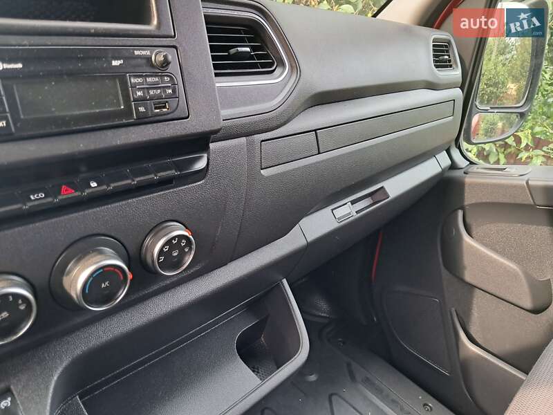 Грузовой фургон Renault Master 2020 в Нововолынске