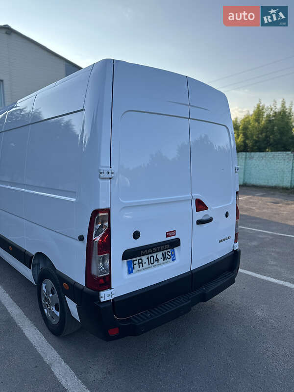 Вантажний фургон Renault Master 2020 в Дубні