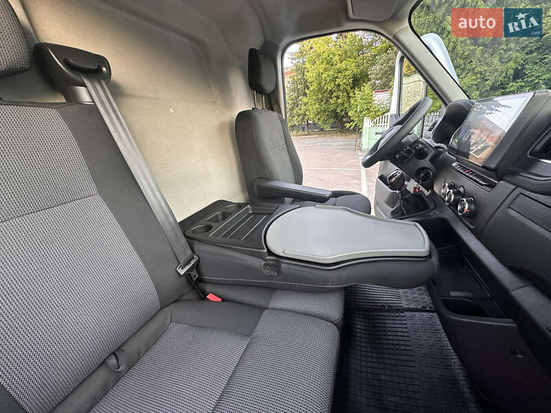 Вантажний фургон Renault Master 2020 в Дубні