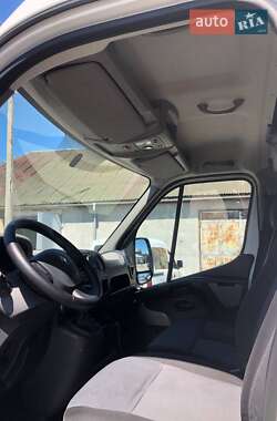 Грузопассажирский фургон Renault Master 2010 в 
