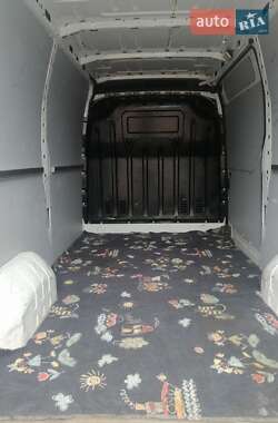 Грузовой фургон Renault Master 2015 в 
