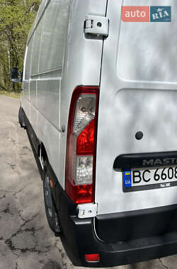 Грузовой фургон Renault Master 2013 в 