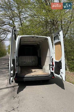Грузовой фургон Renault Master 2013 в 