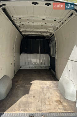 Грузовой фургон Renault Master 2013 в 