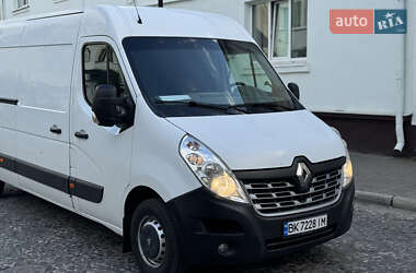 Вантажний фургон Renault Master 2015 в Рівному