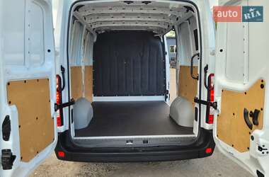 Грузовой фургон Renault Master 2021 в 