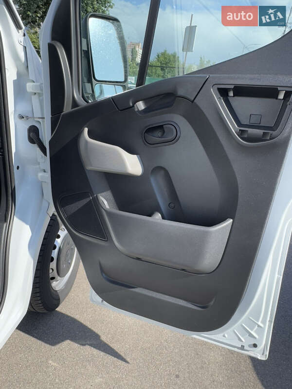 Грузовой фургон Renault Master 2017 в Киеве