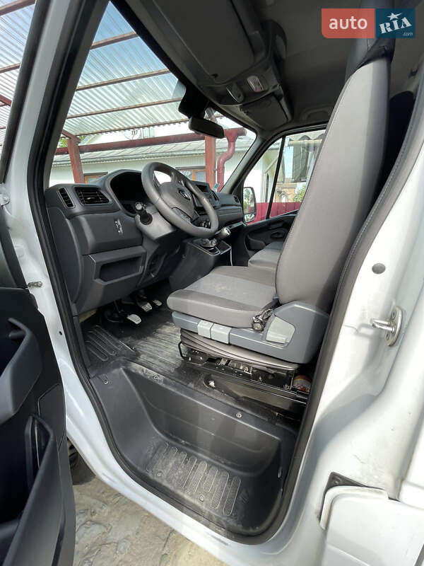 Грузовой фургон Renault Master 2021 в Надворной