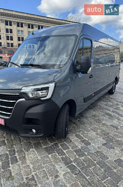 Грузовой фургон Renault Master 2023 в 