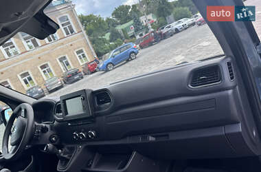 Грузовой фургон Renault Master 2023 в 