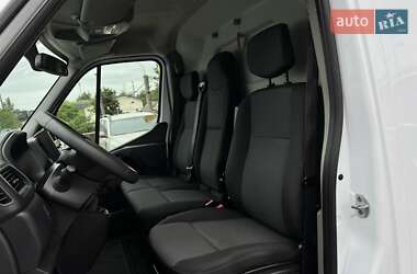 Вантажний фургон Renault Master 2022 в 