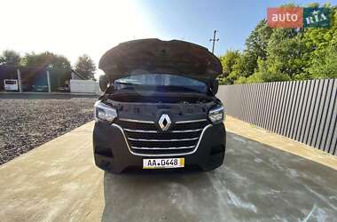 Грузовой фургон Renault Master 2023 в 