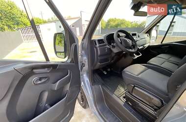 Грузовой фургон Renault Master 2023 в 