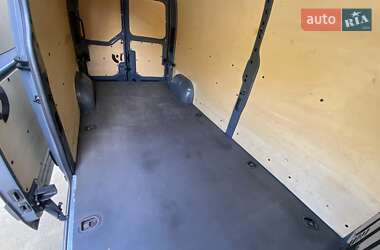 Грузовой фургон Renault Master 2023 в 