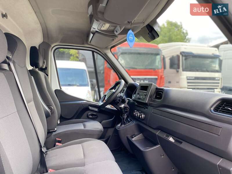Грузовой фургон Renault Master 2021 в Хусте