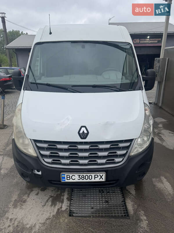 Вантажний фургон Renault Master 2011 в Львові