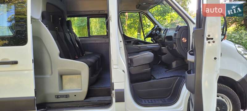 Грузопассажирский фургон Renault Master 2017 в Луцке