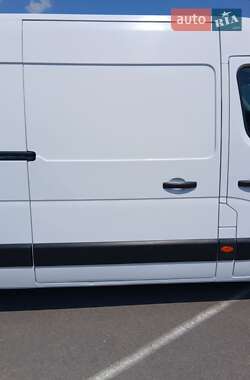 Грузовой фургон Renault Master 2018 в 