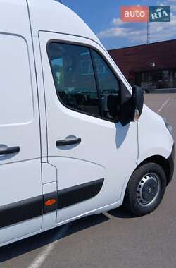 Грузовой фургон Renault Master 2018 в 