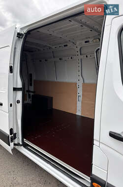 Грузовой фургон Renault Master 2020 в 