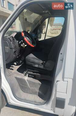 Другие грузовики Renault Master 2016 в 