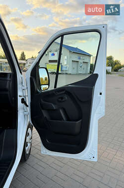 Грузовой фургон Renault Master 2022 в 