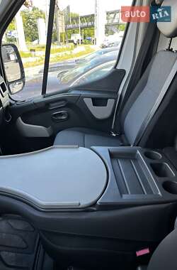 Грузовой фургон Renault Master 2018 в 