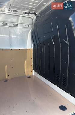 Грузовой фургон Renault Master 2018 в 